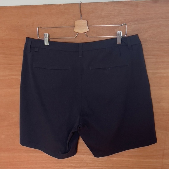 Lululemon Commission Short 7"  size 36 obsidian gray quick drying mesh pockets - Picture 6 of 9